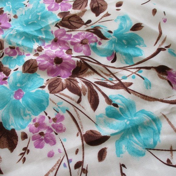 Turquoise trimmed scarf - Picture 5 of 7